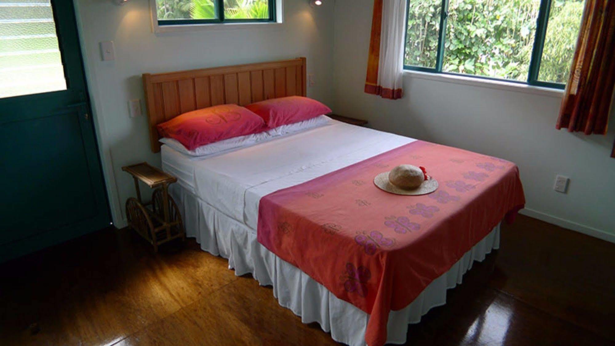 Aroa Kainga Bungalows&Apartment Rarotonga Bagian luar foto